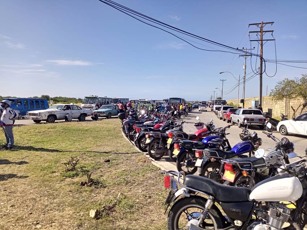 Transportistas de Margarita inician paros “intermitentes” por retrasos en suministro de combustible