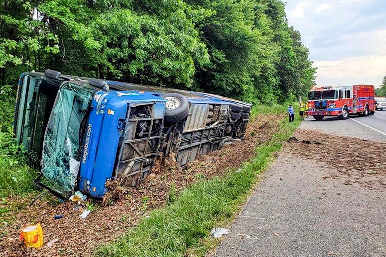 Terrible accidente en Maryland: Al menos 27 personas resultaron heridas luego que autobús se volcara en la I-95