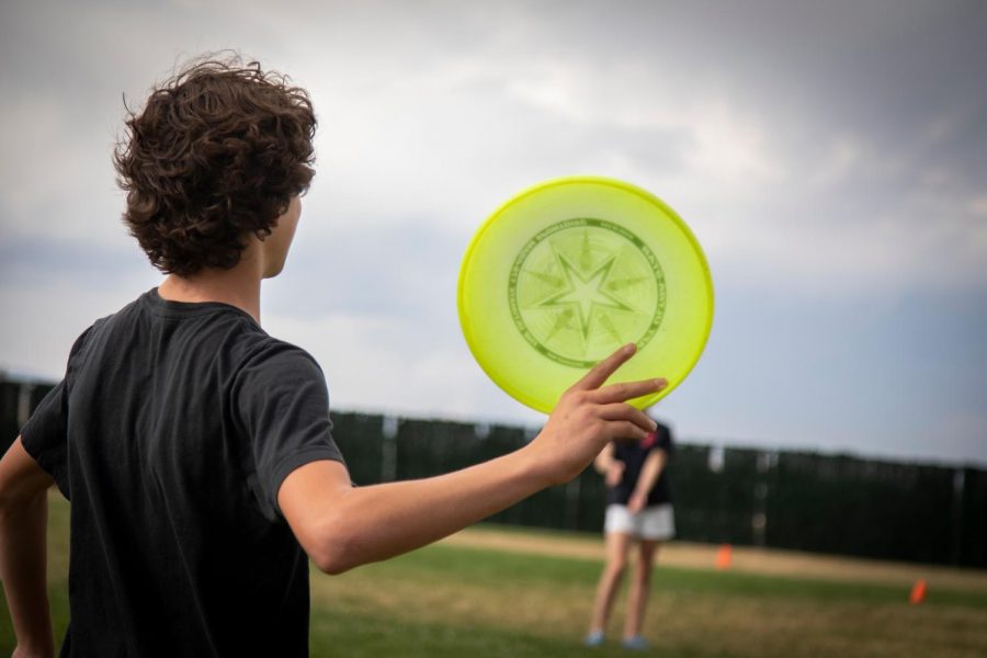 Fue a buscar un “frisbee” que cayó en un lago pero murió atacado por un caimán