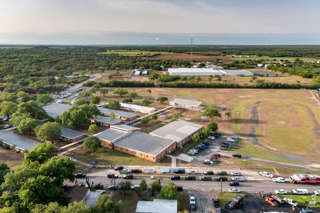 Funerarias en Uvalde se harán cargo de los costos por el dolor de la masacre en escuela primaria