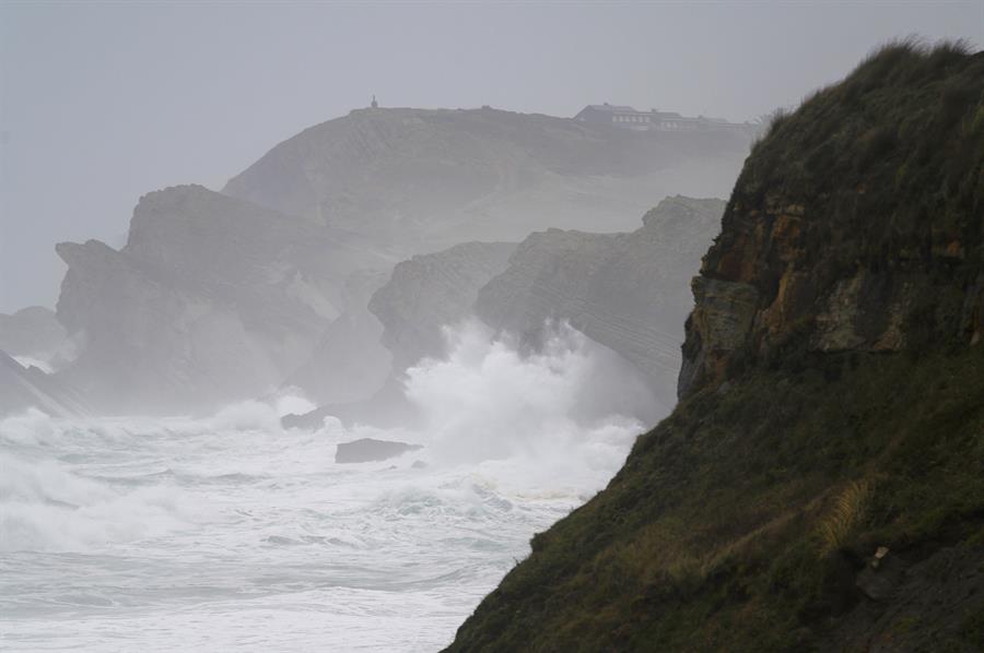 Un estudio alerta que el aumento del nivel del mar por el cambio climático afecta al oleaje