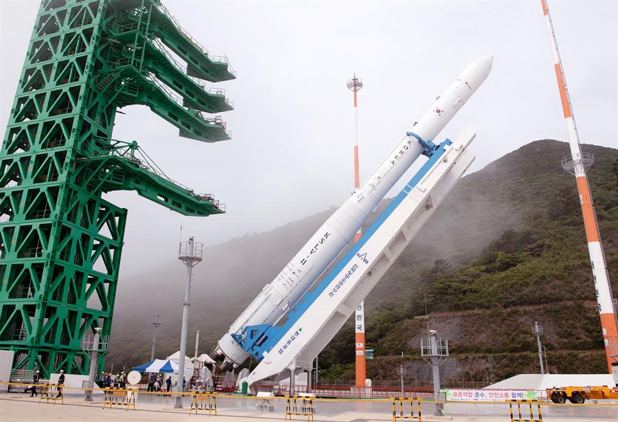 Todo listo para el lanzamiento del cohete espacial surcoreano Nuri