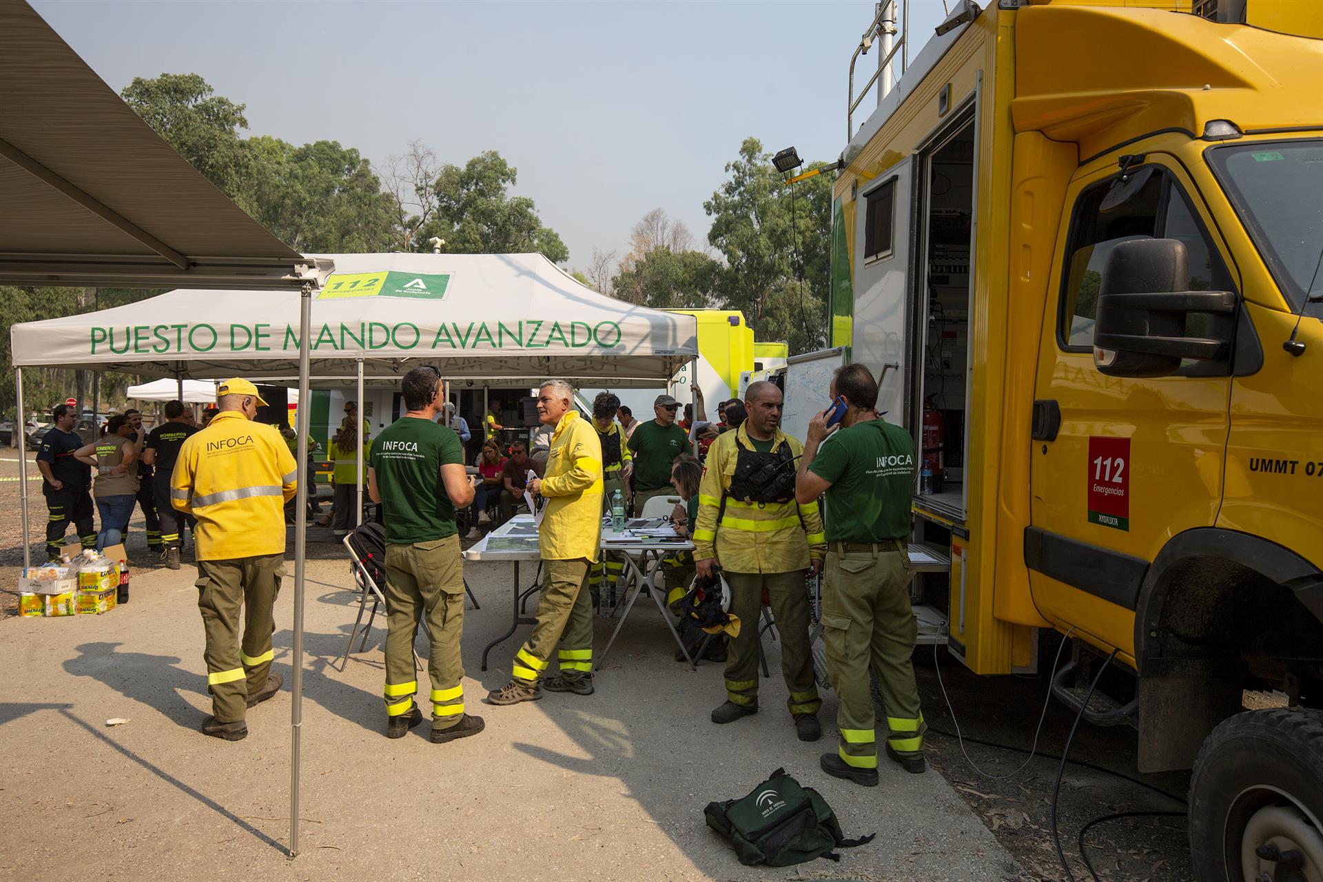 Unas dos mil hectáreas quemadas en un incendio que sigue avanzando en el sur de España