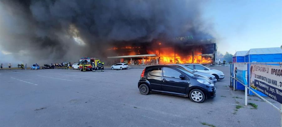 G7 condenó abominable crimen de guerra contra centro comercial ucraniano