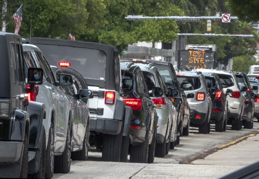 Una nueva ley de Florida castiga a los conductores con la música a todo volumen