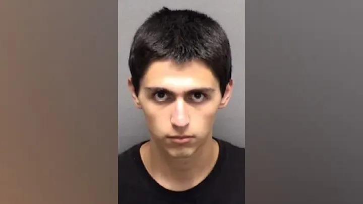 Joven planeaba un tiroteo masivo en instalaciones de Amazon en Texas pero se le fue la lengua