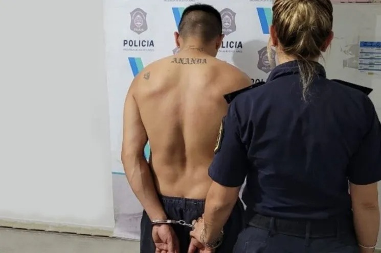 Expolicía echó de su casa a su novio; él volvió, la degolló y la remató de 34 puñaladas