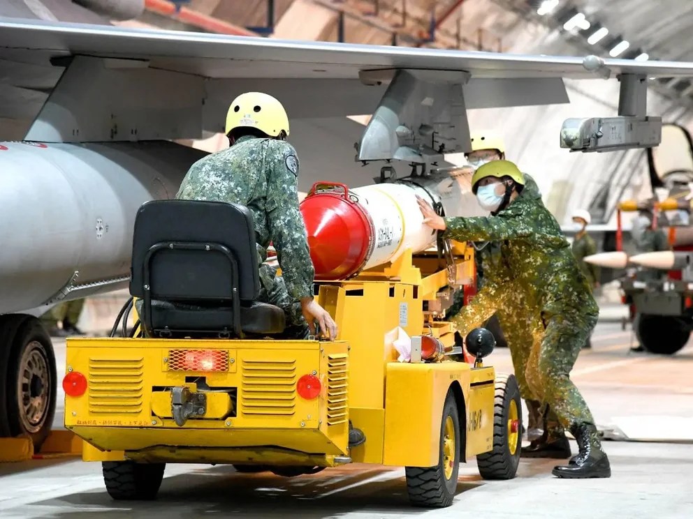 Taiwán mostró por primera vez las imágenes de una poderosa estructura militar subterránea construida para repeler ataques