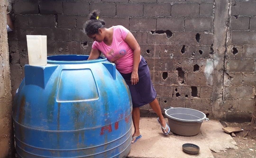 En Doña Menca II de Maturín viven como en el Sahara y el chavismo “ni pendiente”