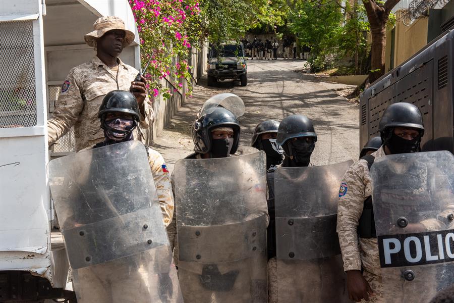 Acribillaron a tres policías en Haití y publicaron fotos de los cadáveres en redes sociales