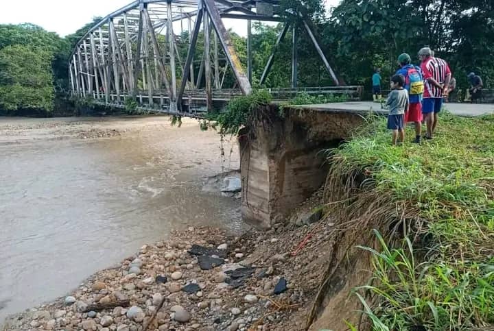 Cualquiera que pase sobre el puente La Yuca en Barinas lo hace “bajo su propio riesgo”