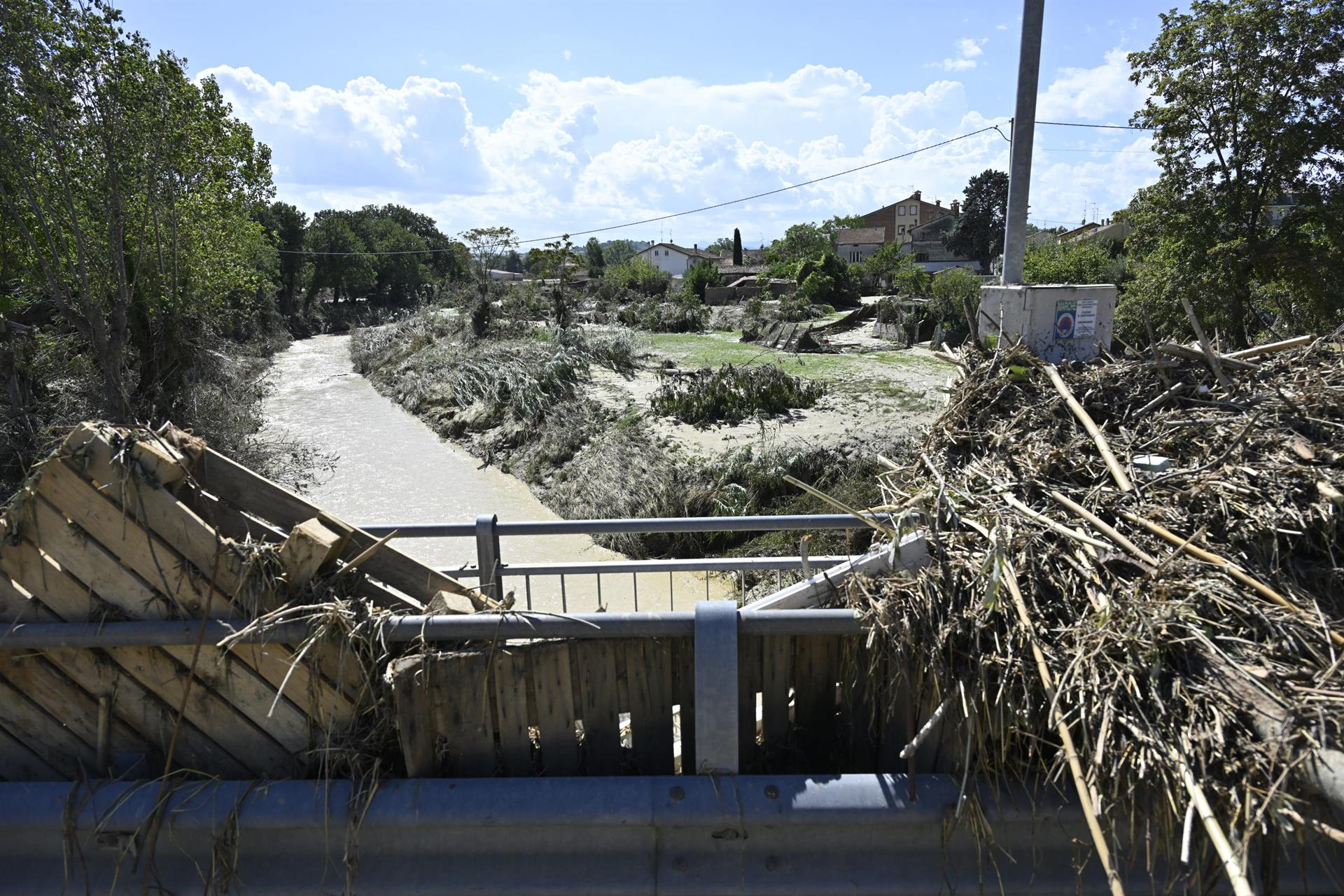 Las impresionantes imágenes de la tromba en Italia: arrasó con todo a su paso