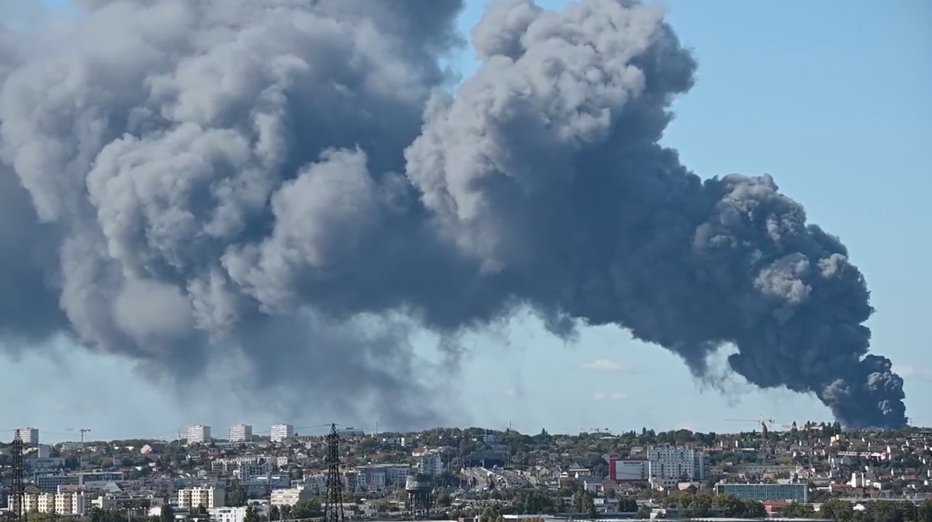 Se produjo un gigantesco incendio en el mayor mercado mayorista de productos frescos del mundo (VIDEO)