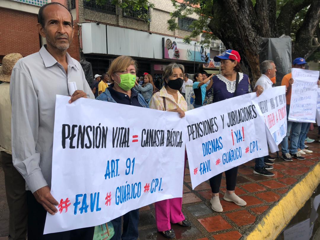 El calvario de una maestra jubilada en Guárico: “Tengo que limpiar casas ajenas para poder sobrevivir y comer”