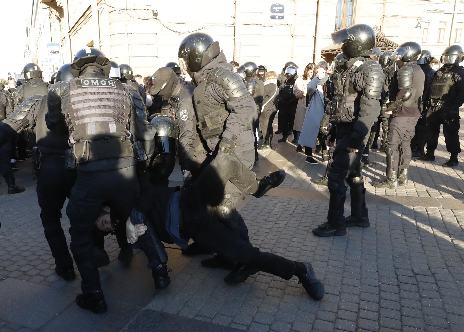 Putin emplea todo su poder contra su propio pueblo y les envía sus mercenarios para callarlos