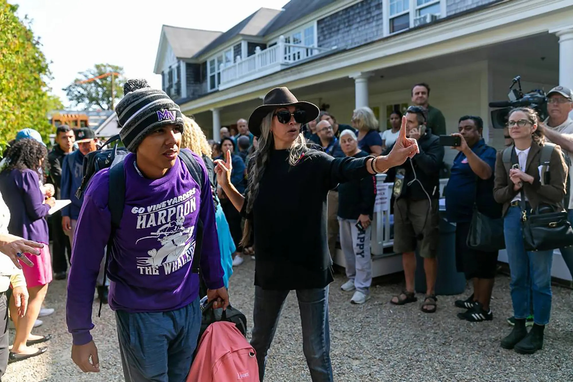 Creen que migrantes venezolanos trasladados a Martha’s Vineyard tendrán “más suerte” que en el sur de EEUU