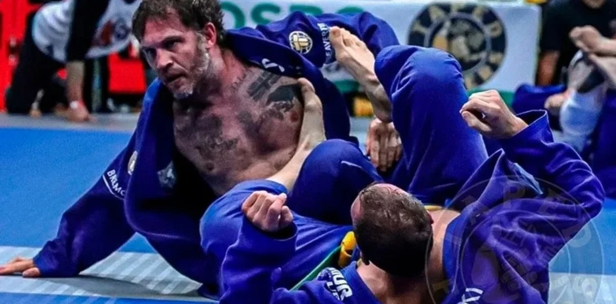 El actor Tom Hardy se presentó de sorpresa en un torneo de artes marciales y lo ganó