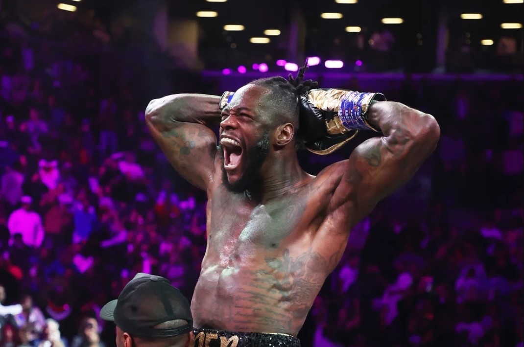 El espectacular nocaut de Deontay Wilder en su regreso al boxeo: la imagen de su rival en la lona que preocupó a todos