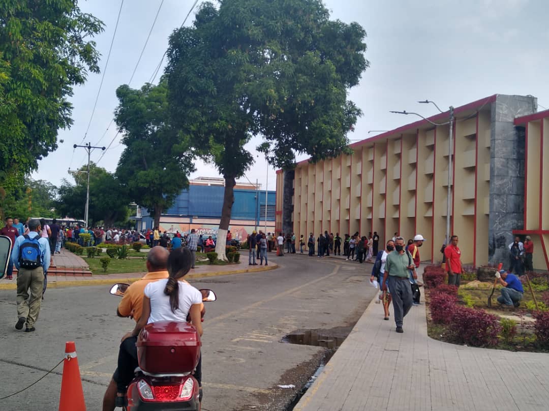 Transportistas de Puerto La Cruz se fueron a paro en rechazo a la legalización de asociaciones “piratas”