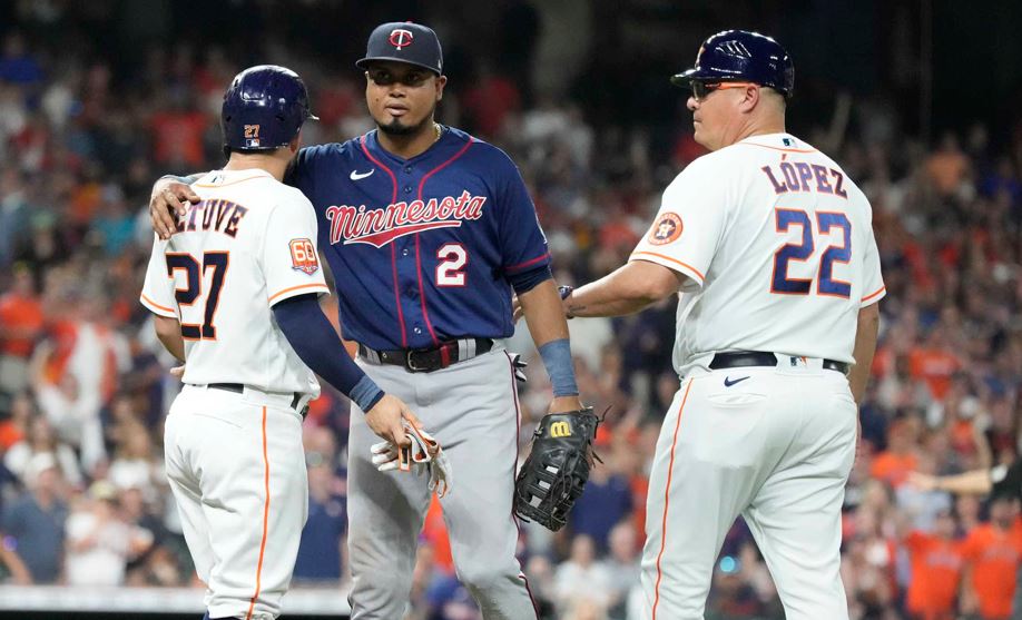 José Altuve y Luis Arráez recibieron el Premio Luis Aparicio 2022