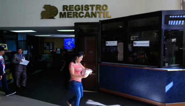 “Sudor y plata” cuesta iniciar un negocio en Venezuela