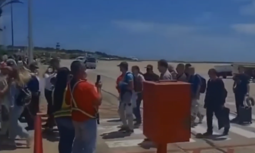 Más de 400 rusos llegaron a Nueva Esparta tras meses de bloqueo aéreo a Moscú (Videos)