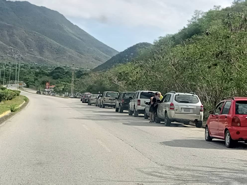 Transportistas de alimentos le ponen el “cascabel al gato” y denuncian “bachaqueo” de gasolina en Margarita