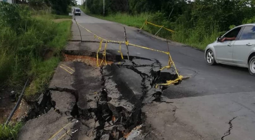 A “una lloviznita” de desplomarse la Troncal 10 entre Monagas y Sucre