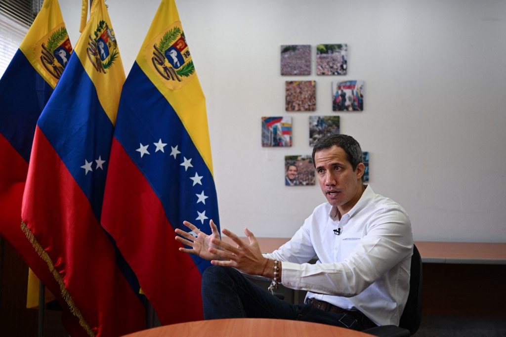 Guaidó recordó que Maduro pulverizó el salario y por eso es incapaz de recuperarlo