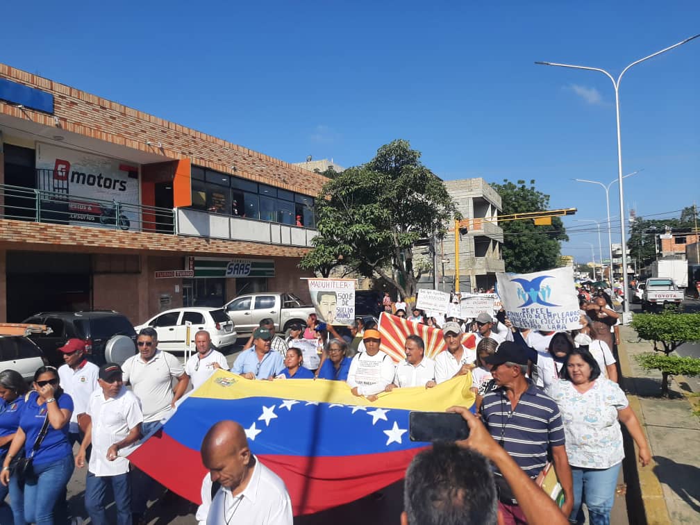 Docentes de Lara siguen en las calles y evalúan ir a una huelga indefinida (FOTOS)