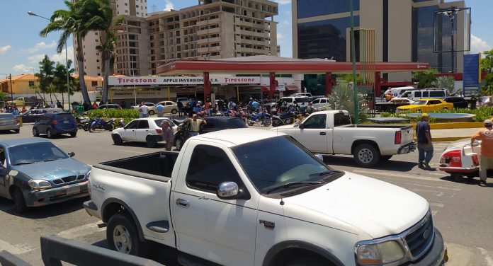 Para los larenses la “cosa no pinta bien” con el suministro de gasolina (FOTOS)