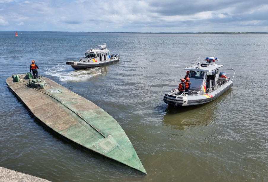 Semisumergible decomisado en Colombia ocultaba cuatro toneladas de cocaína (Fotos)