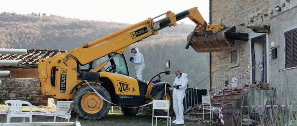 Mató a su vecino por asaltar su casa con una excavadora en Italia