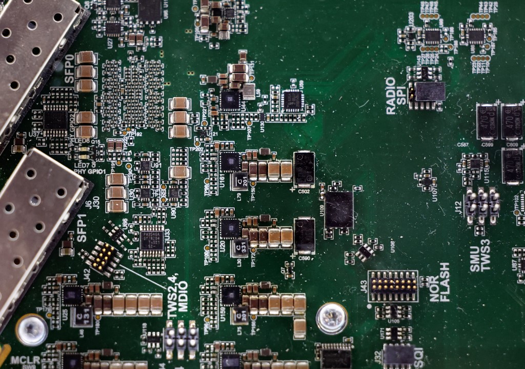 EEUU aplica plan de fomento para fabricar semiconductores fuera de Asia