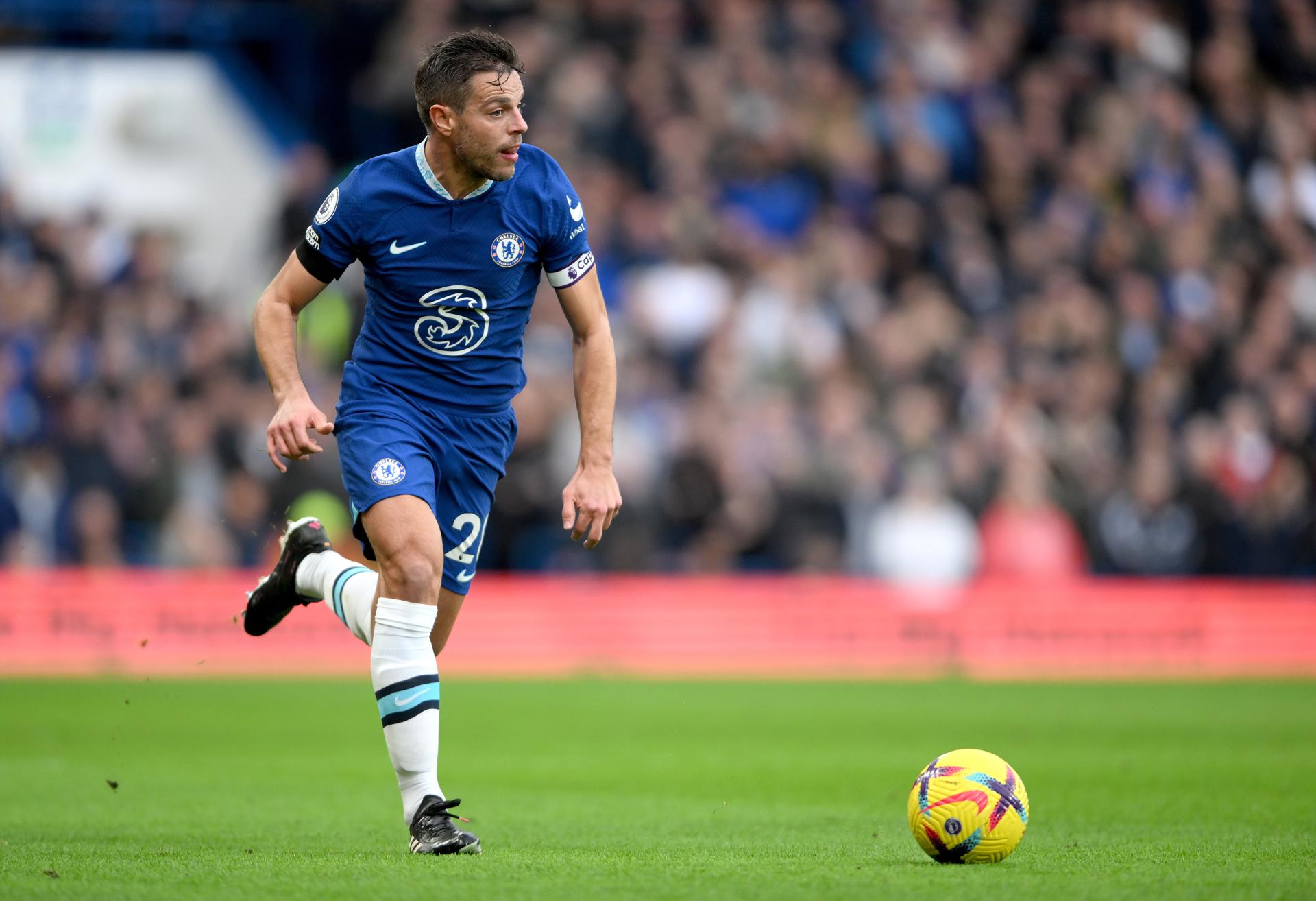 Azpilicueta recupera la sonrisa tras recibir una terrible patada en la cara