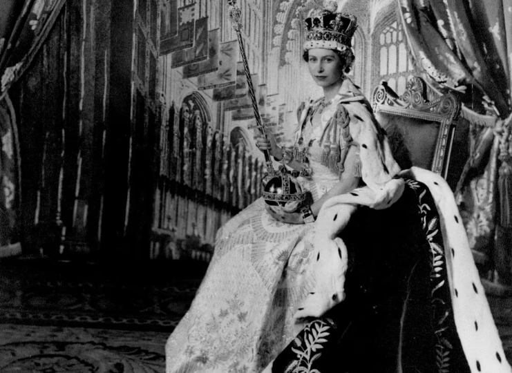 El día que Isabel II se despertó siendo reina en una selva de Kenia y las curiosidades detrás de la ceremonia de coronación