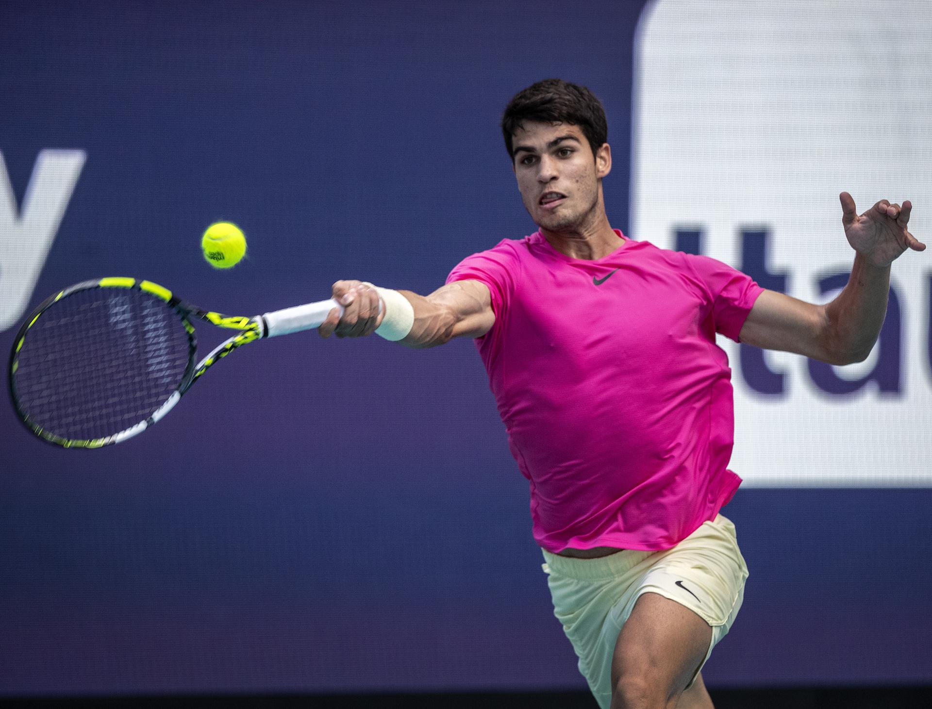 Alcaraz arrolló a Fritz para meterse en semifinales del Masters de Miami