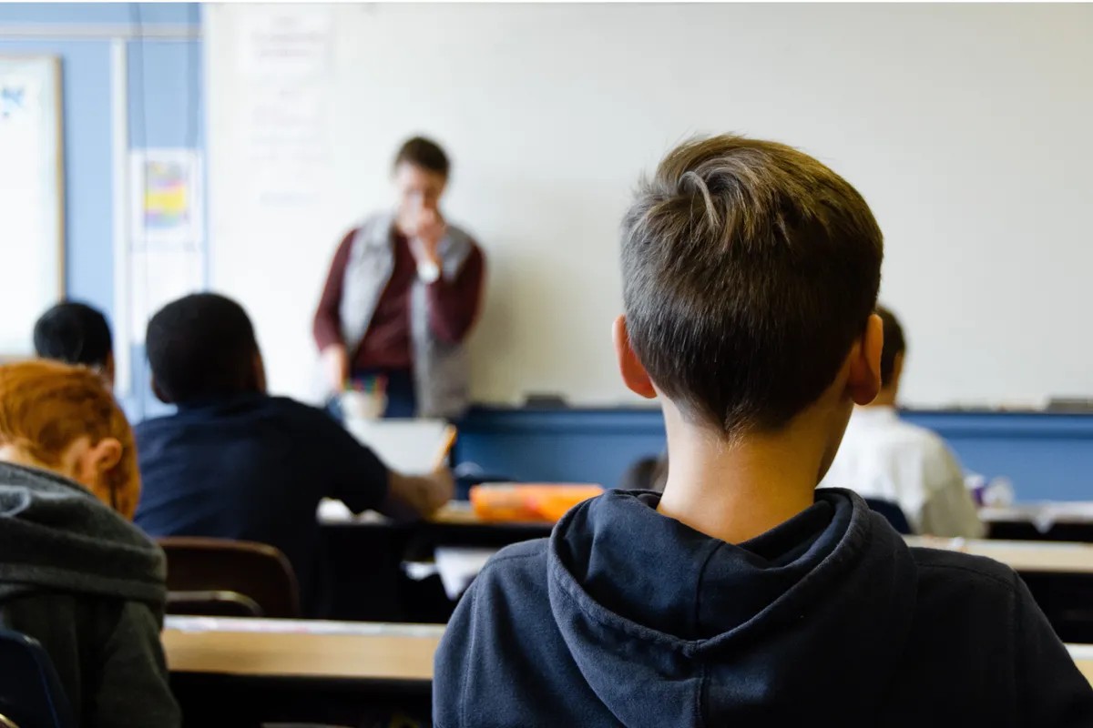 Crueldad en Carolina del Norte: Maestra tapó con cinta la boca de un niño que hablaba mucho