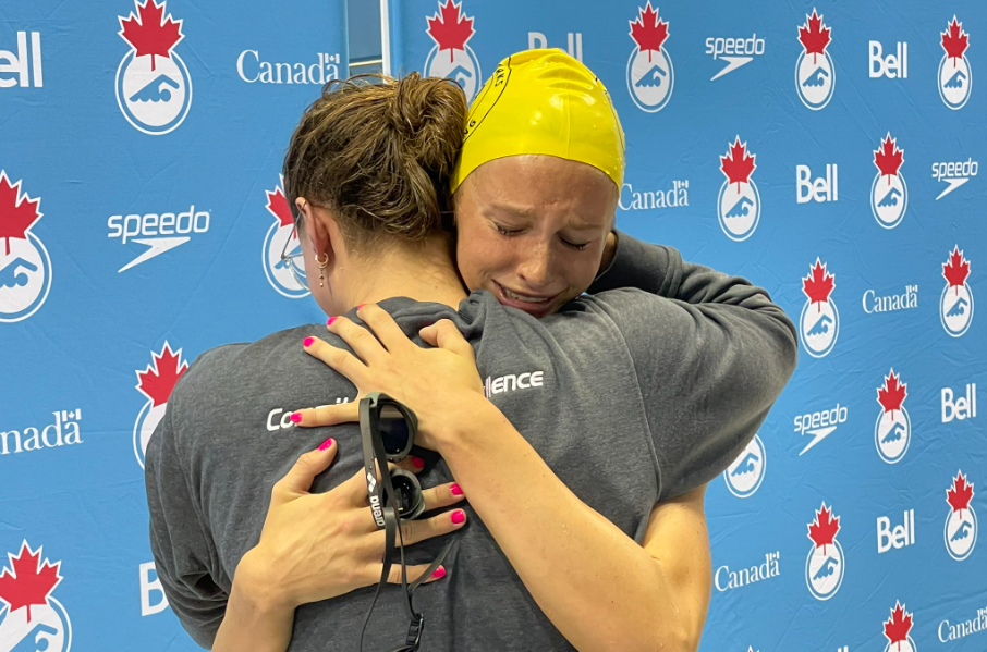 Summer McIntosh impuso nuevo récord mundial de natación en 400 metros libres