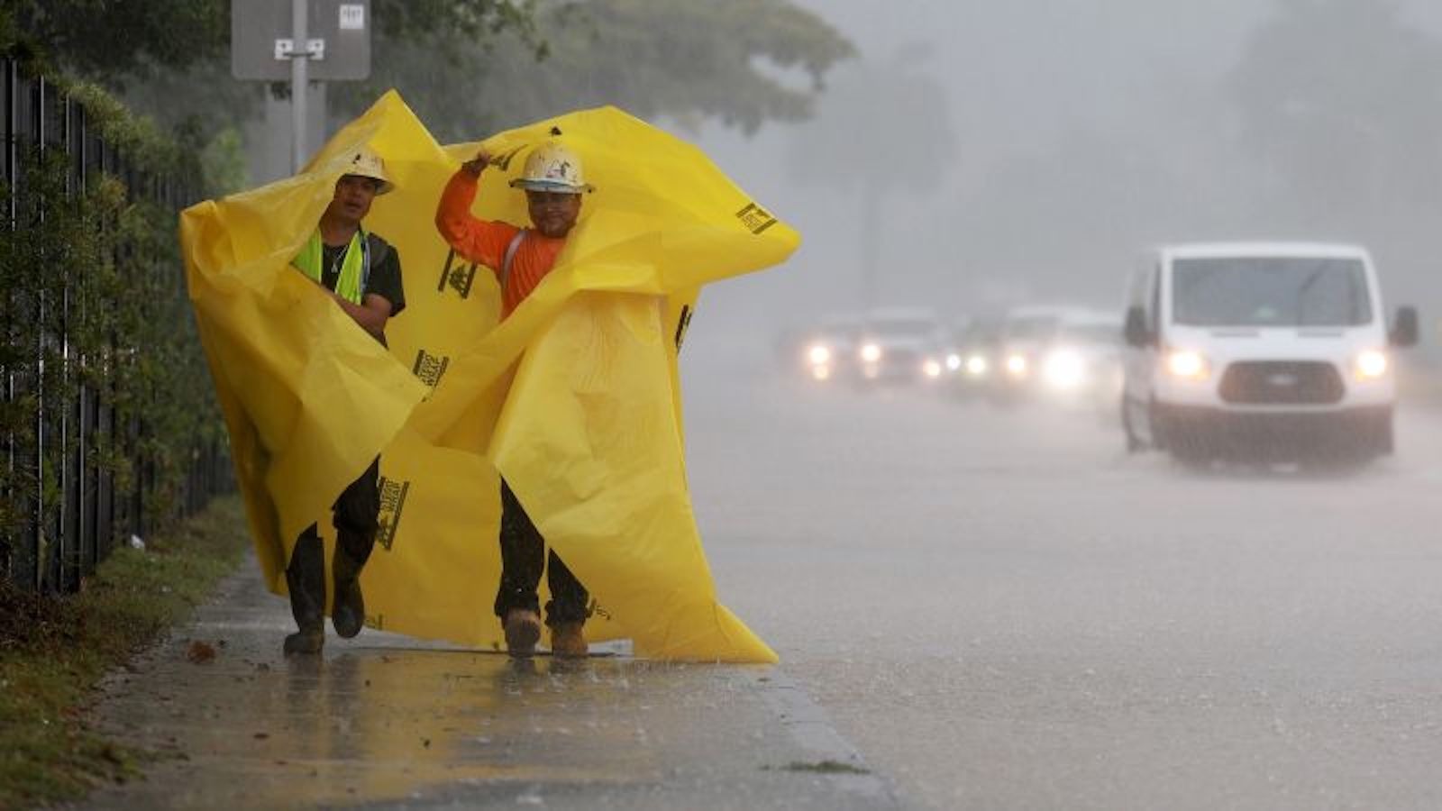 Lluvia histórica azota el sur de la Florida: cierran colegios y el aeropuerto de Fort Lauderdale