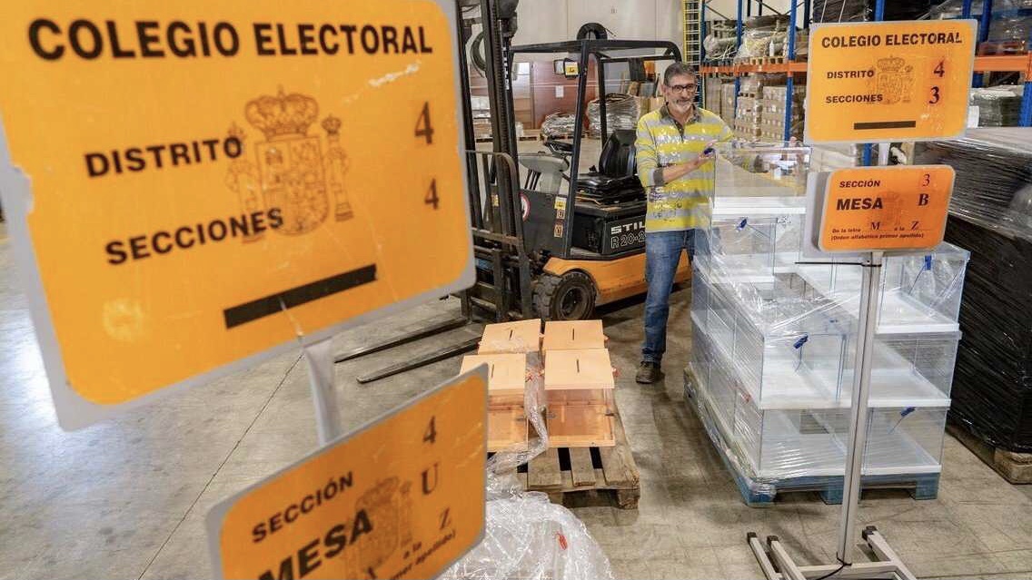 Cierran los colegios electorales en las municipales y regionales en España