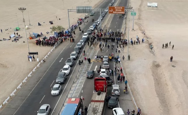 Proponen utilizar aviones de la Fuerza Aérea de Chile para repatriar venezolanos varados en la frontera