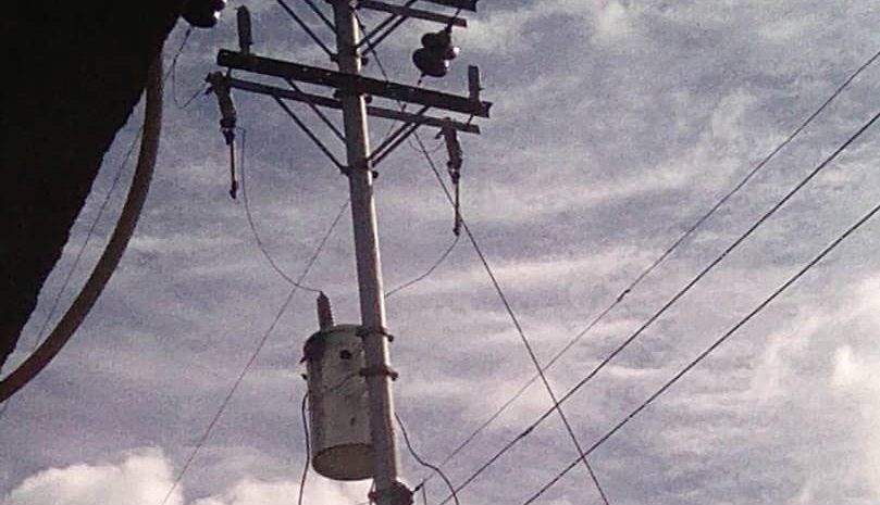 Residentes de la comunidad 6 de Marzo en Carúpano tienen más de 17 días sin electricidad