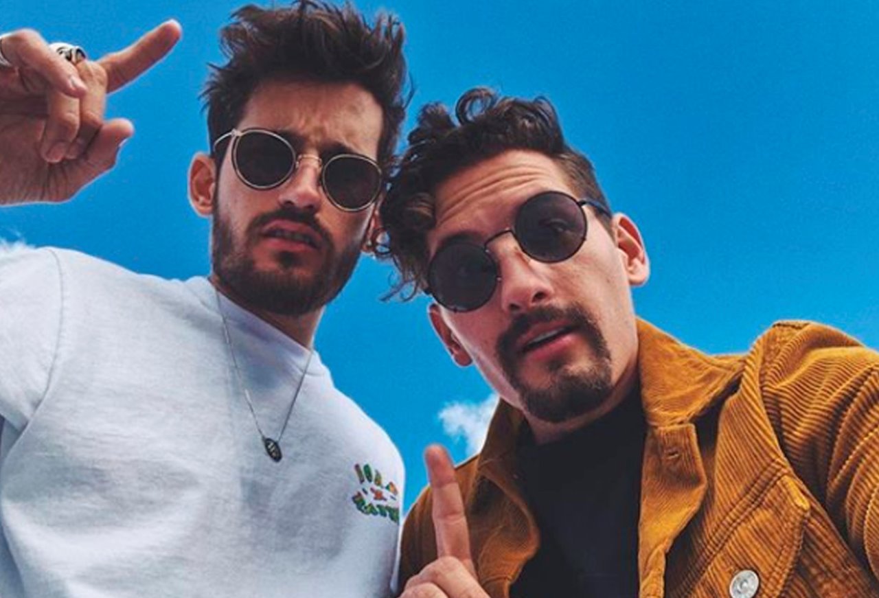 Mau y Ricky sorprendieron a sus fans en centro comercial de Miami, pero los expulsaron por esta razón (VIDEO)