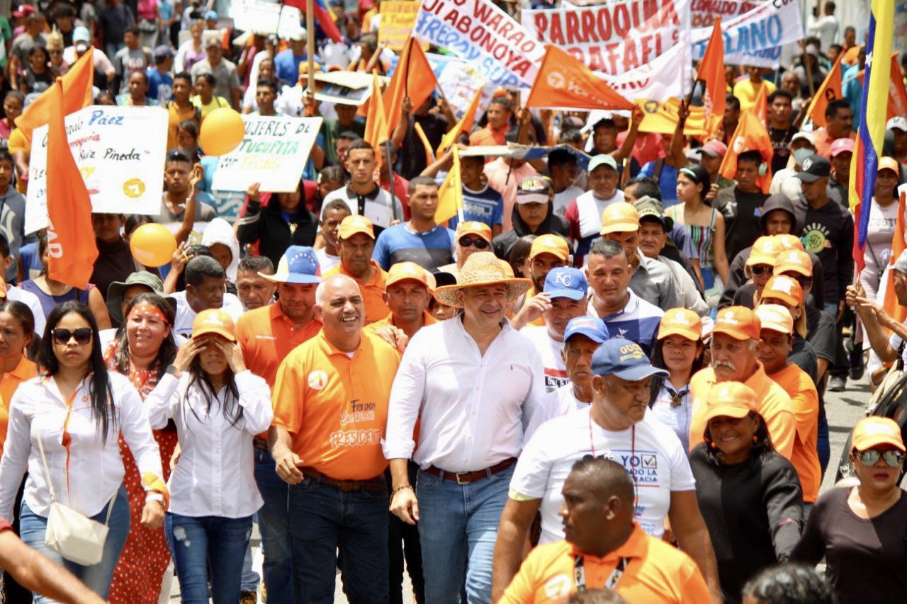 Freddy Superlano recorrió las calles de Tucupita: Esta tierra merece renacer, progresar y levantarse (FOTOS)