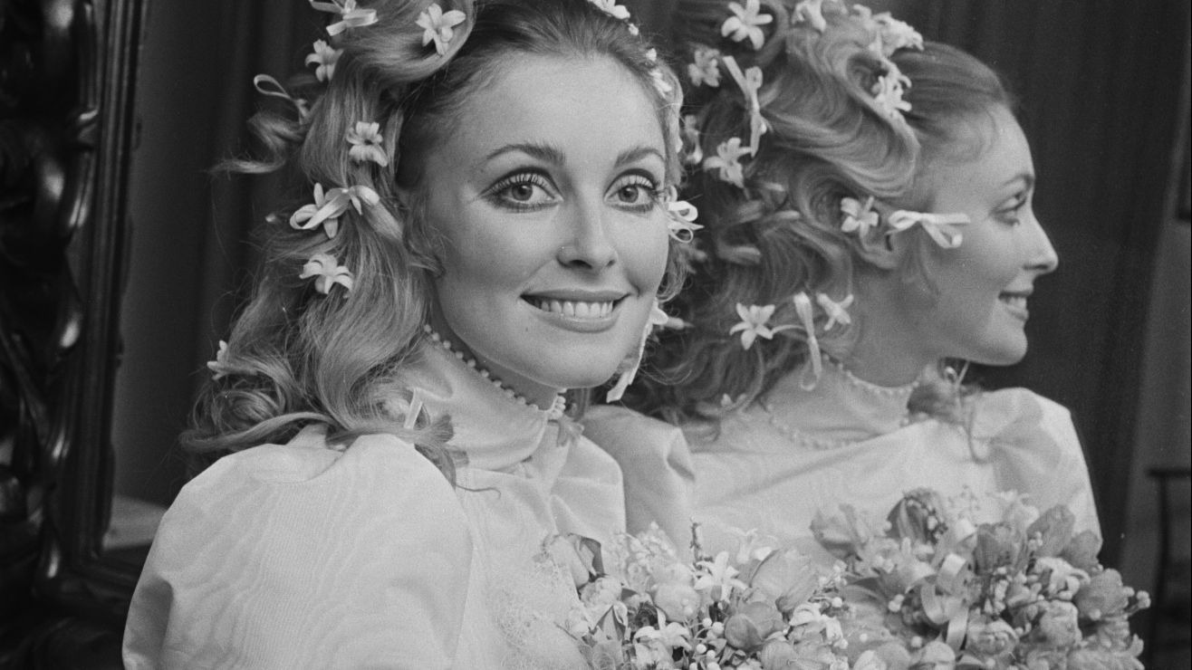 La 10050 de Cielo Drive: la insólita suma que ofrecen por la puerta de la casa donde fue asesinada Sharon Tate