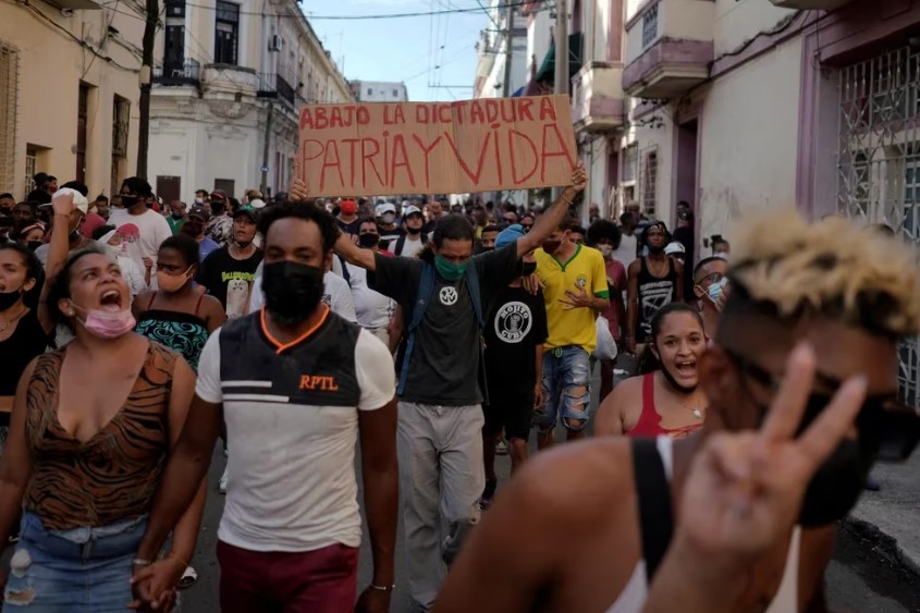 La Fiscalía cubana pidió condenas de más de diez años de cárcel para 14 personas por protestar contra la dictadura