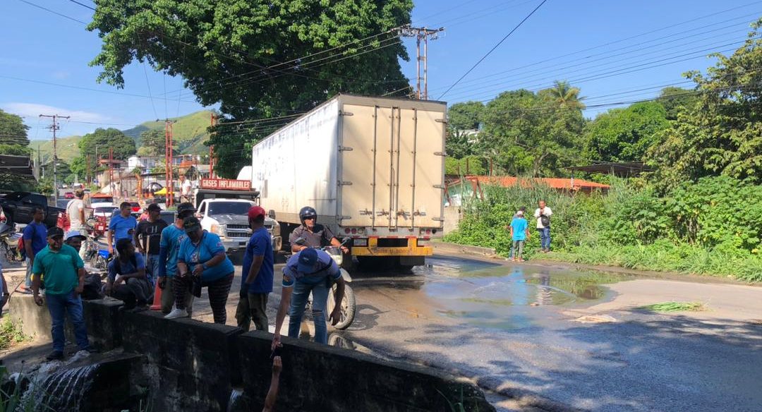 Restringen paso vehicular mientras sustituyen alcantarilla en troncal 2 de Guárico