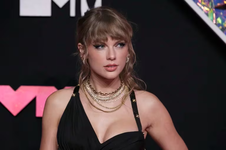 “Me siento abrumada por el dolor”: el desconsolado mensaje de Taylor Swift tras la muerte de una fan en pleno concierto