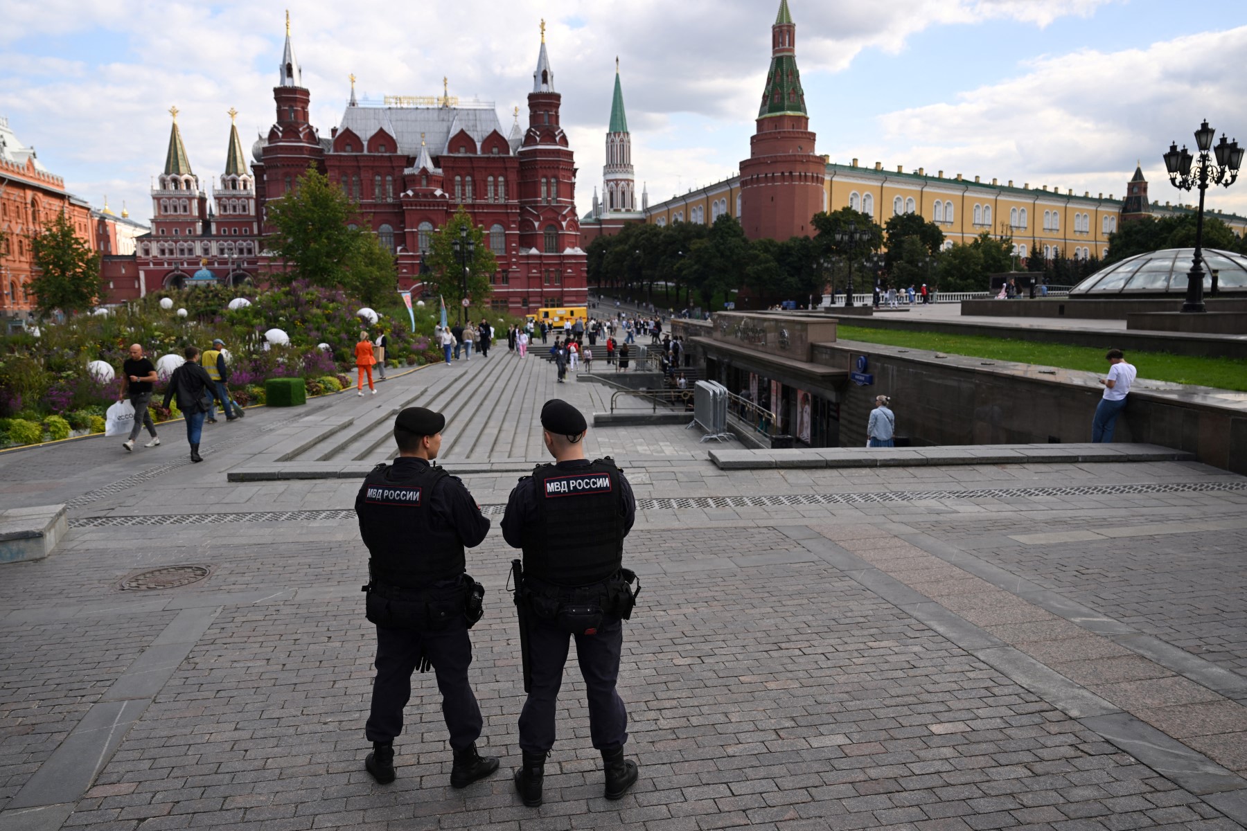 Detienen al padre de la chica que protagonizó un tiroteo en una escuela de Rusia